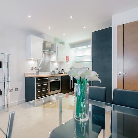 Roomspace Serviced Apartments - Abbot'S Yard Guildford Luaran gambar